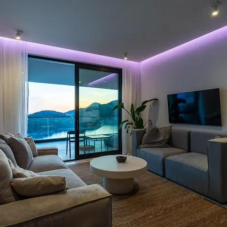 Luxury Seaview Alenka זאטון